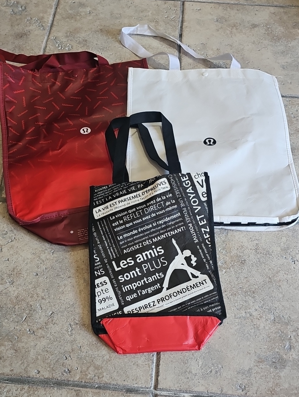 3/10$ lululemon athletica red, black and white reusable tote bag set